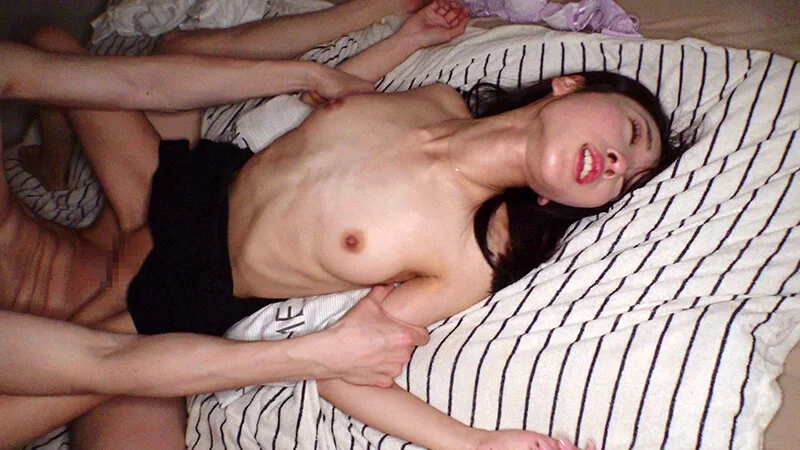 Bringing Mature Women Home for Sleep Rape: Married Women Who Are Knocked Unconscious and Have Their Cunts Wildly Ravaged by Huge Cocks, Part 2. This release includes a special 120-minute compilation! Special price: 2,480 yen! Hiro, 34, D-cup